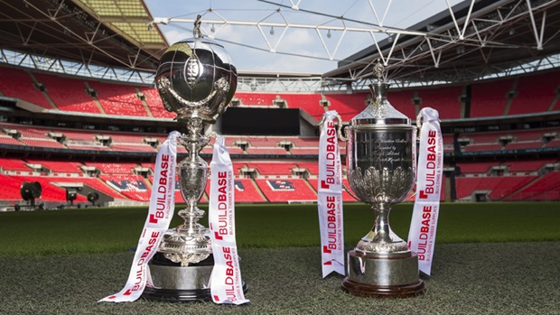 Buildbase Trophy Vase